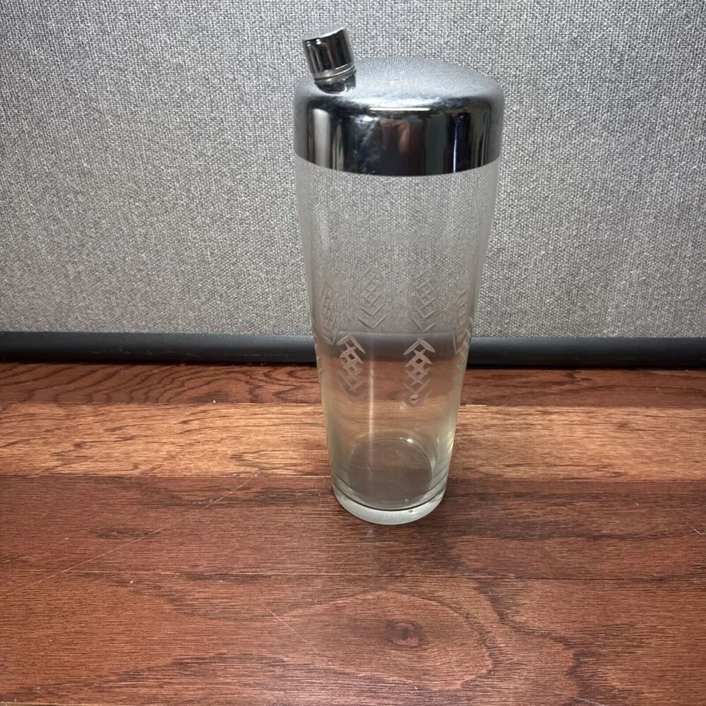 VINTAGE ART DECO ELEGANT TALL GLASS COCKTAIL SHAKER CHROME Etched Design